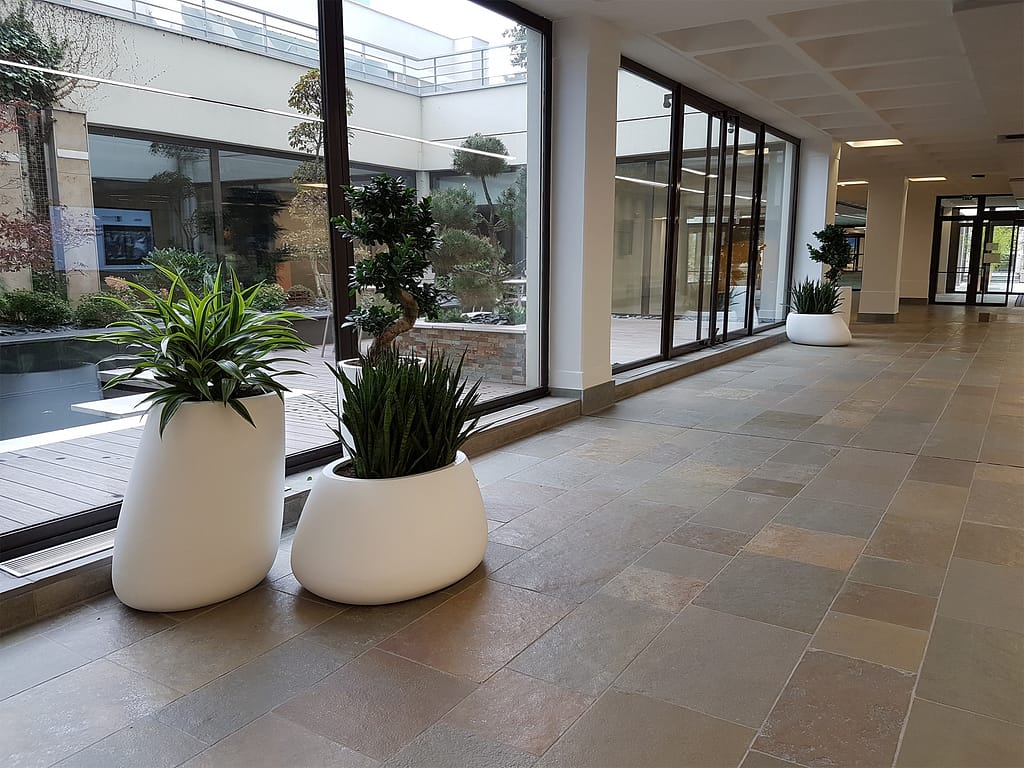 aménagement végétal artificel pour les bureaux d'entreprise